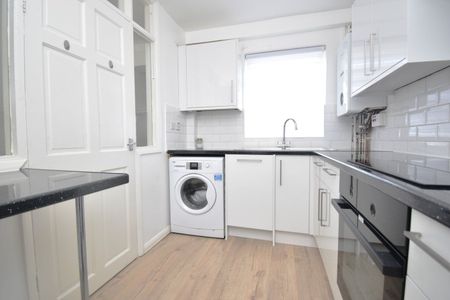Waters Road, London, SE6 - Photo 4