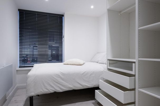 6 bedroom flat to rent - Photo 1