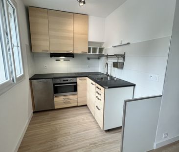 Location Appartement 3 pièces 49m² LA TRONCHE 38700 - Photo 2