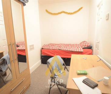 4 bedroom terraced house to rent - Photo 4