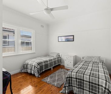 18 Sharpe Street, Mayfield NSW 2304 - House For Rent | Domain - Photo 1