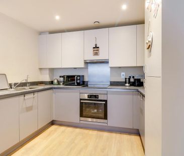 2 bedroom ground floor flat to rent - Photo 1