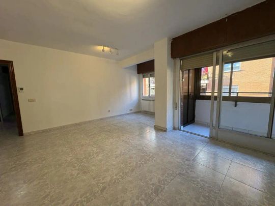 Piso de alquiler en De Ocaña, Aluche - Photo 1