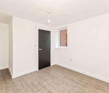 Basingstoke Road, Reading, Berkshire, RG2 - Photo 3