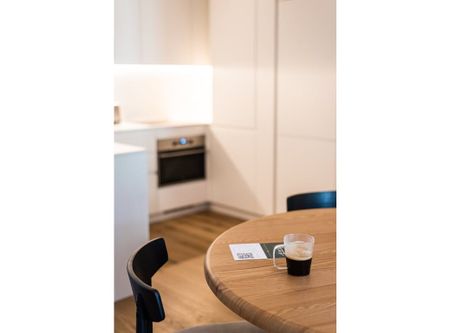 Largo Santa Bárbara, Lisbon, Lisbon 1150-287 - Photo 4