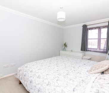 Victoria Court, South Street, Lancing - Photo 2