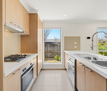 Spacious Four-Bedroom Family Home with Open-Plan Living & Outdoor E... - Photo 4