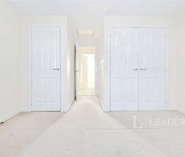 3 bedroom semi-detached house to rent - Photo 2