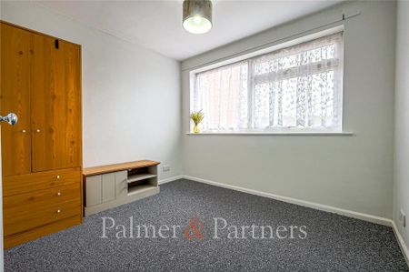 3 bedroom semi-detached house to rent - Photo 5