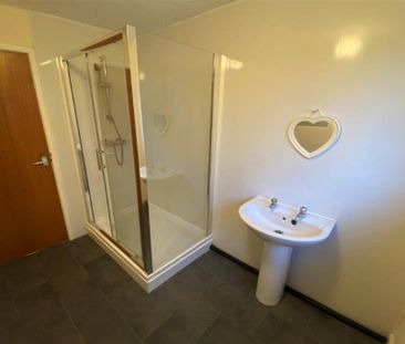 2 bedroom semi-detached house to rent - Photo 5