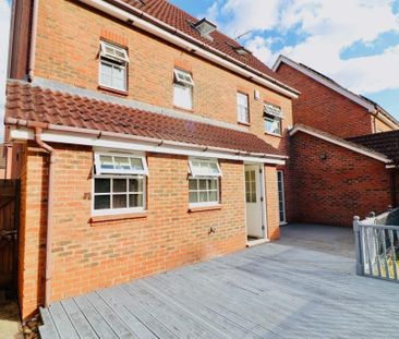1 bedroom in a house share to rent - Photo 1