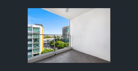 Modern Inner-City Living with Stunning Views – Unit 21/482 Upper Roma Street, Brisbane City - Photo 2