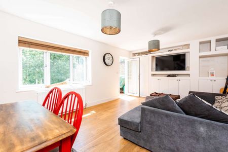 Cockpit Close, Woodstock, Oxfordshire, OX20 - Photo 2