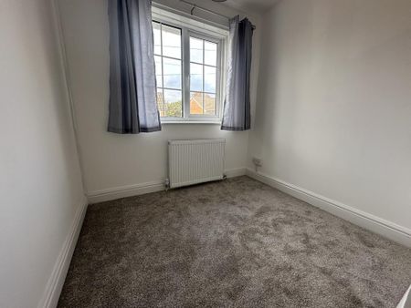 3 bedroom semi-detached house to rent - Photo 3