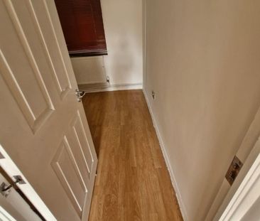 Room in a Shared Flat, Aldrington Road, SW16 - Photo 6
