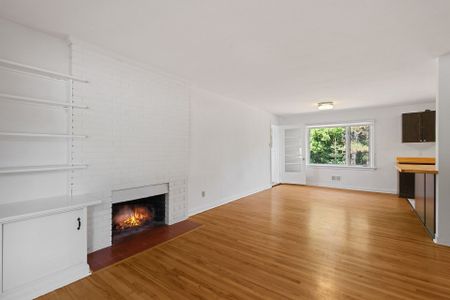 For Lease - 10 Delong Drive, Beacon Hill North - South and Area, Ontario - Photo 5