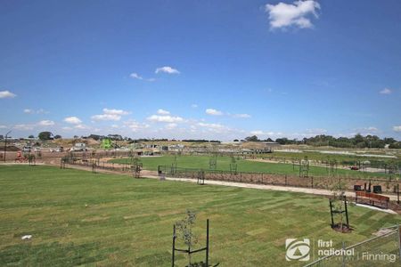 TOWNHOUSE - ELISTON ESTATE CLYDE - Photo 3