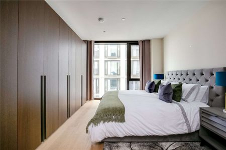 This 2 bed apartment is situated on the 22nd floor showcasing amazing views, and close to Waterloo Station. - Photo 4