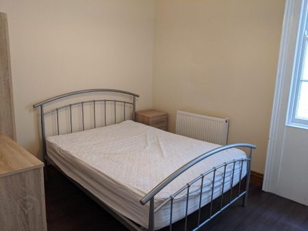Apt 2, 16 College Gardens, Belfast, BT9 6BQ - Photo 2