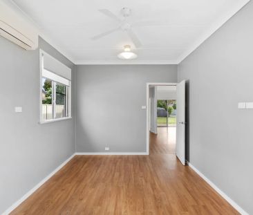 Charming 3 x 1 with Huge Powered Shed & Side Access - Photo 4