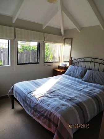 ST HELIERS - West Tamaki Road Two Bedroom Townhouse with Healthy Homes Compliance A Real Gem - Photo 2