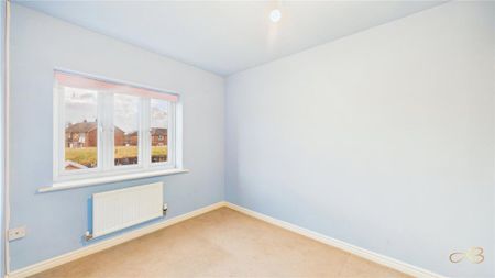 4 bedroom detached house to rent - Photo 3