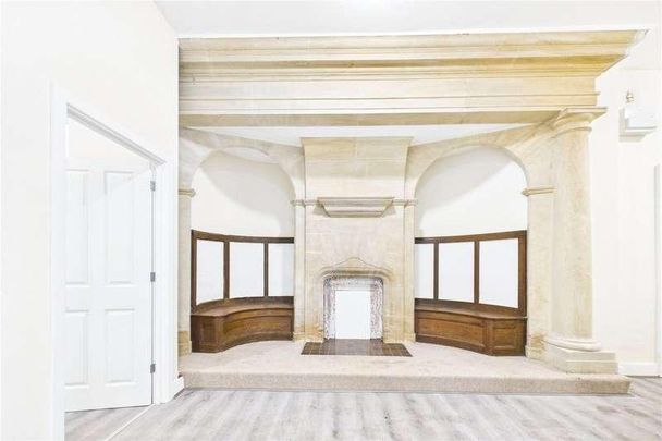 Andover Road, Newbury, Berkshire, RG14 - Photo 1