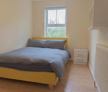 2 Bed Flat, Craven Street, SO14 - Photo 1