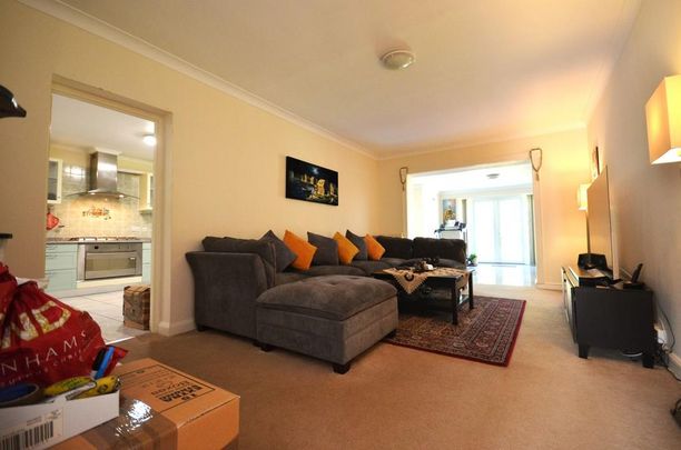 5 bedroom detached house to rent - Photo 1