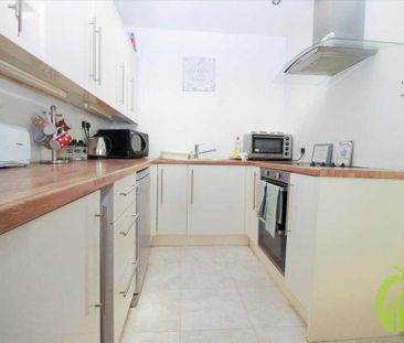 5 bedroom semi-detached house to rent - Photo 4