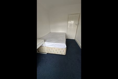 Room in a Shared House, Hendale Avenue, NW4 - Photo 2