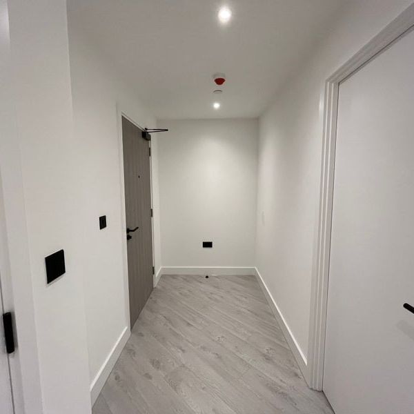 1 Bed Flat, Vista River Gardens Tower, M3 - Photo 1