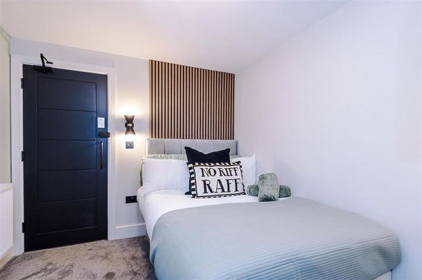 1 bedroom in a house share to rent - Photo 1