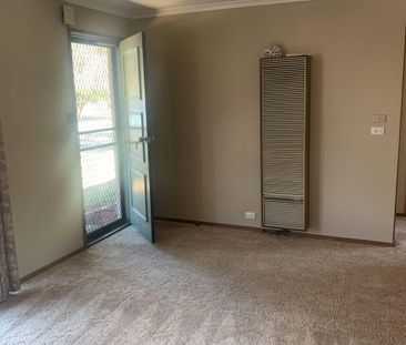 Central 2 Bed Unit - Photo 4