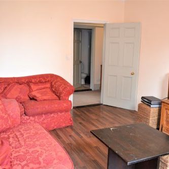 Large Double Room with ensuite on Grimwade Street - Photo 1