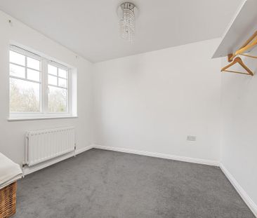 4 bedroom terraced house to rent - Photo 5