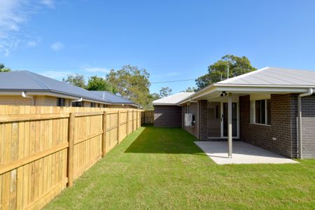 BREAK LEASE ::MODERN FOUR BEDROOM HOME IN NEW AUCKLAND - Photo 2