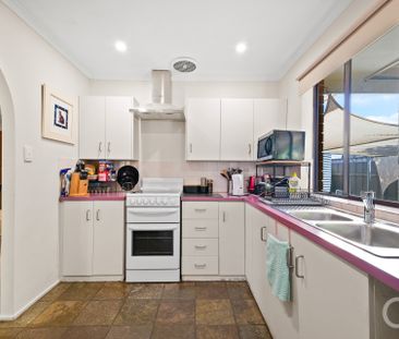 Open the Door to Coastal Comfort - Photo 4