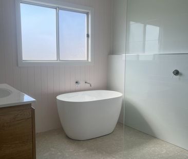 Convenient Cottage Living - Photo 2