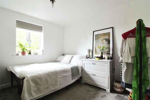 Cabot Court, - Photo 1