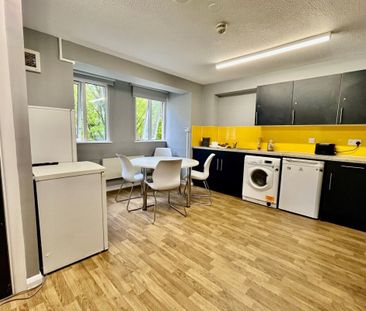 St. Marks Street, LEEDS - Photo 2