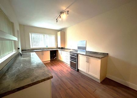 3 bedroom terraced house to rent - Photo 5
