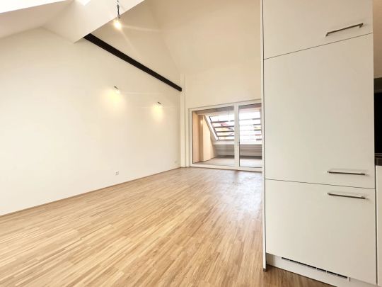 TOP Sanierte Wohnung im Dachgeschoss - Mit Schlossbergaussicht - Foto 1