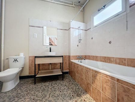 Location Maison 4 pièces 110m² AGEN 47000 - Photo 5