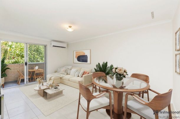 Immaculately Maintained 2-Bedroom Unit! HOME OPEN SATURDAY 22 AUGUST AT 10.15AM SHARP! - Photo 1