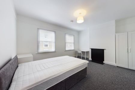 4 bedroom house to rent - Photo 2