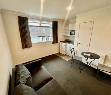 Modern One Bedroom Apartment, Close to CBD - Photo 3