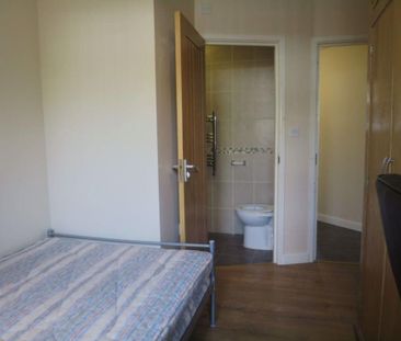8 bedroom terraced house to rent - Photo 4