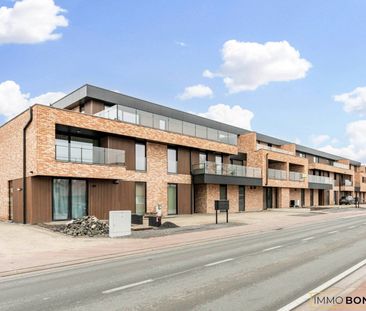 Gelijkvloers nieuwbouwappartement met 3 slaapkamers - Photo 1