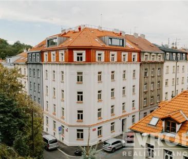 Pronájem prostorného bytu 2+kk po kompletní rekonstrukci v Praze 4 ... - Photo 1